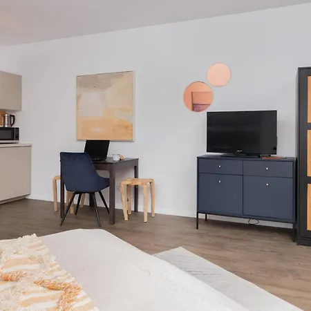 Slaska With Parking & Gym Business District By Renters Apartment